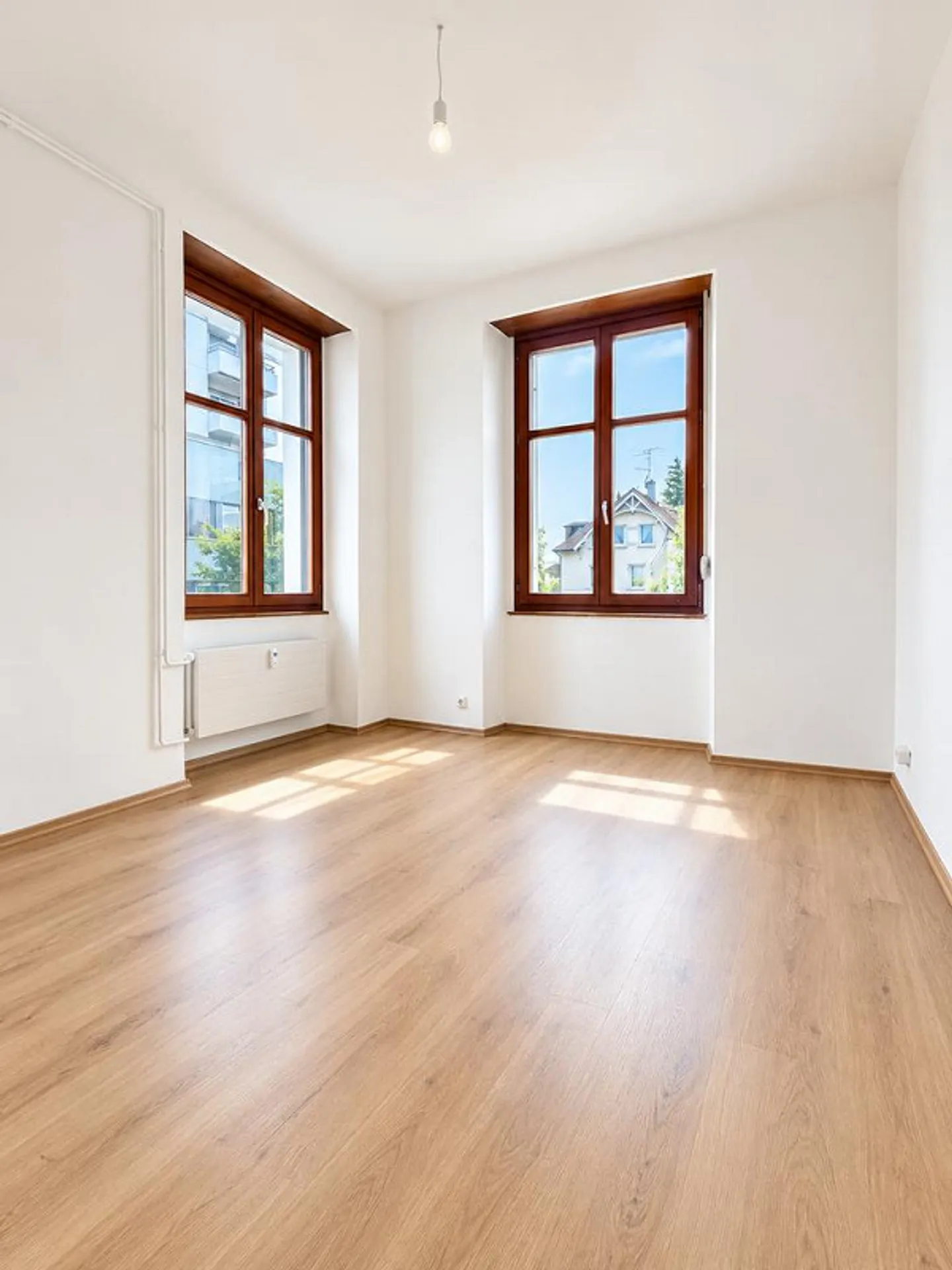 BRIGHT OFFICE IN A CENTRAL LOCATION IN BIRSFELDEN! - Photo 1 of 4