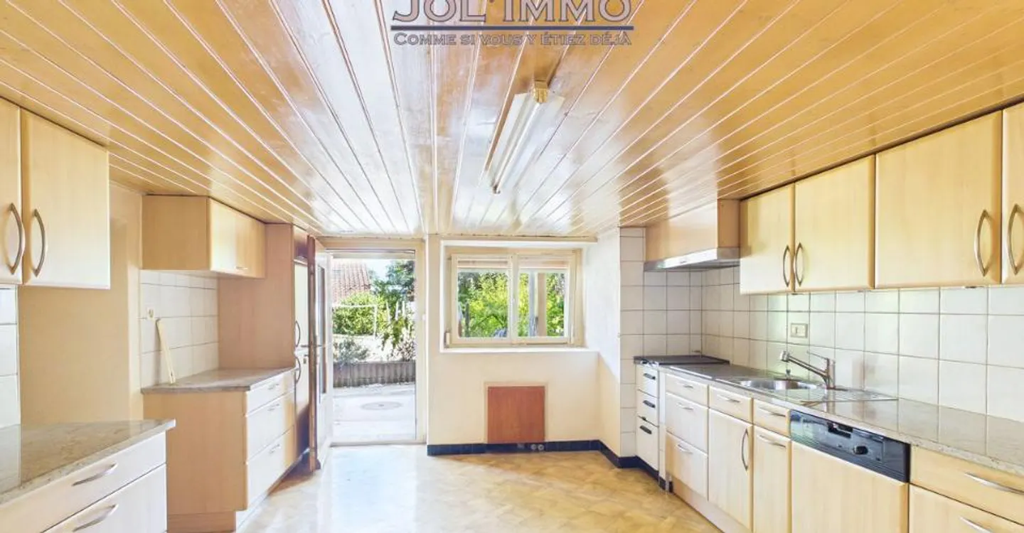 Single house for sale - Photo 2 of 11