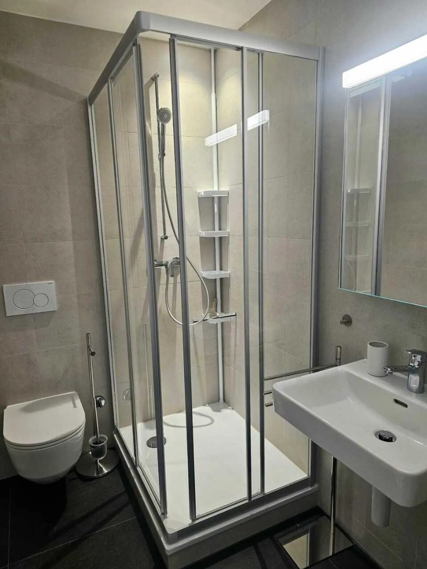 Appartamento mansardato 2.5 stanze con vista eccezionale a Yverdon-les-Bains - Foto 3 di 5