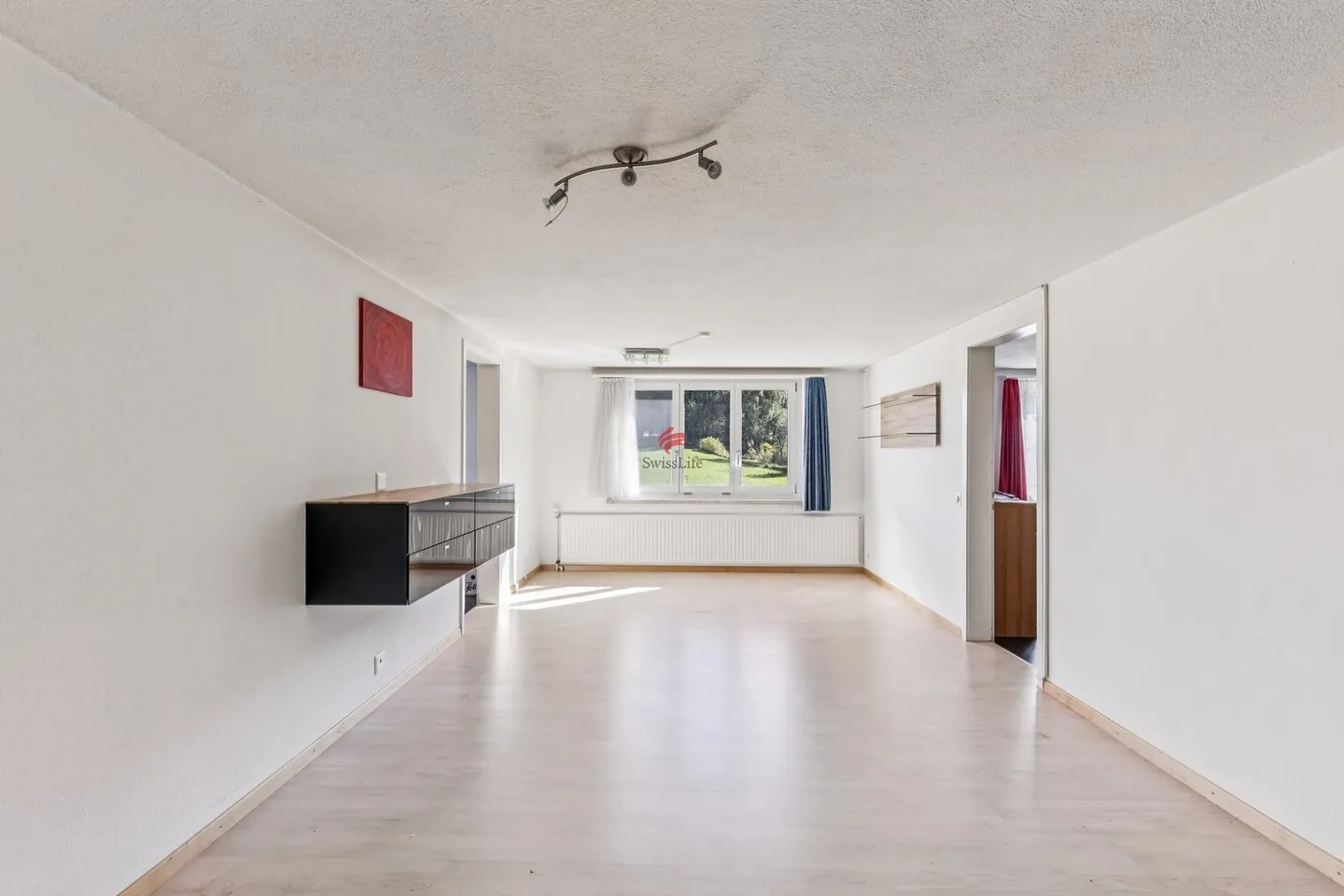 Plenty of space for realization! - Photo 4 of 12