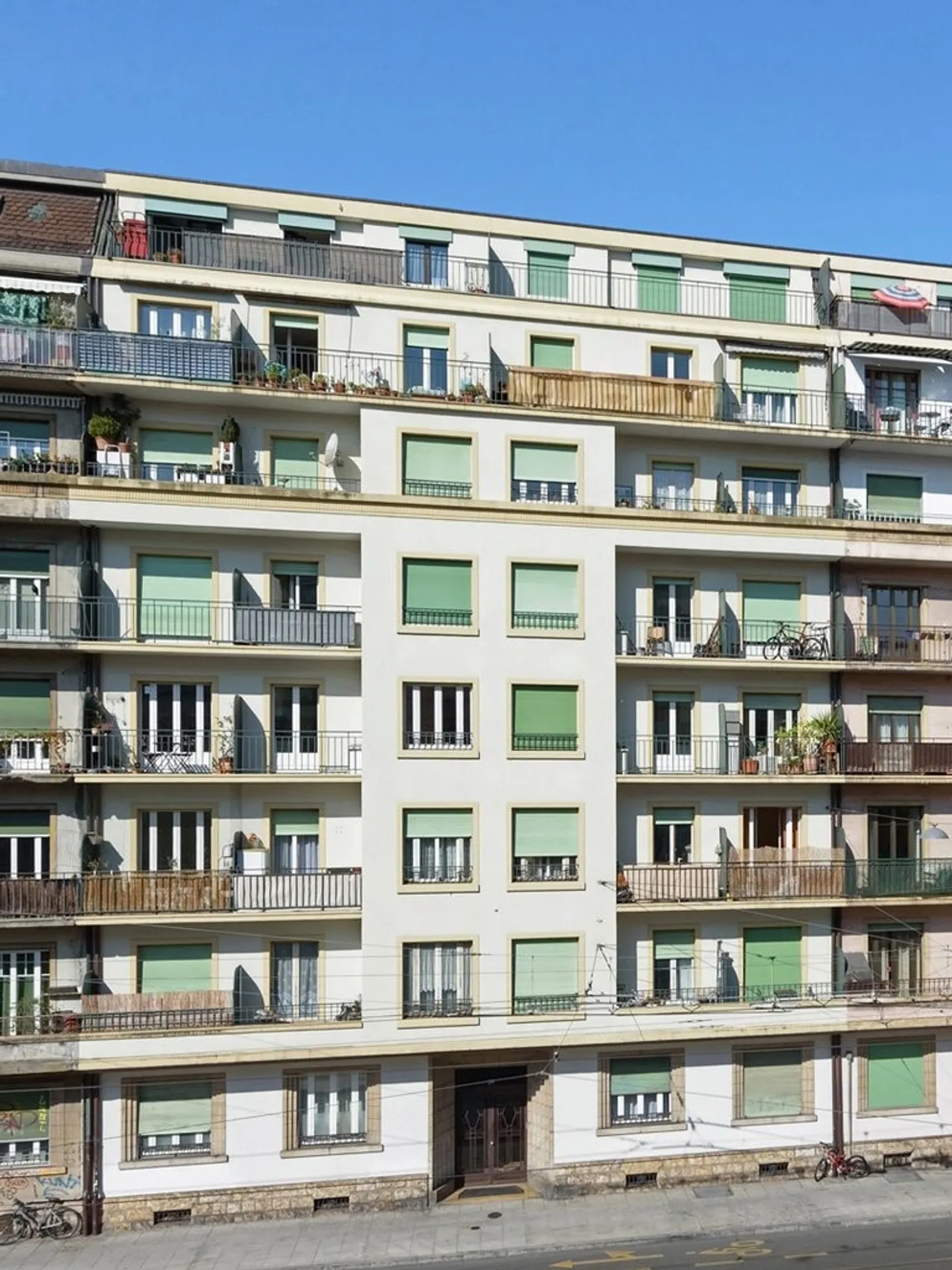 Attique moderne avec balcons - Photo 1 sur 11