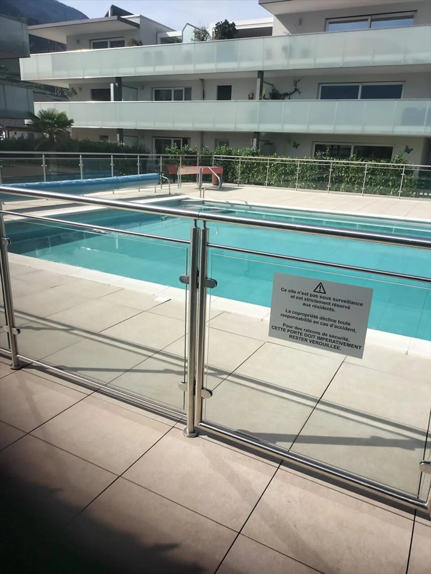 Monolocale con angolo notte separato e piscina condivisa - Foto 4 di 4