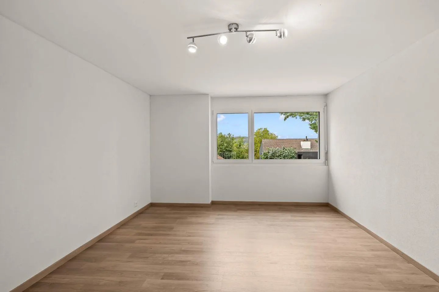 Casa familiare con appartamento - Foto 7 di 13