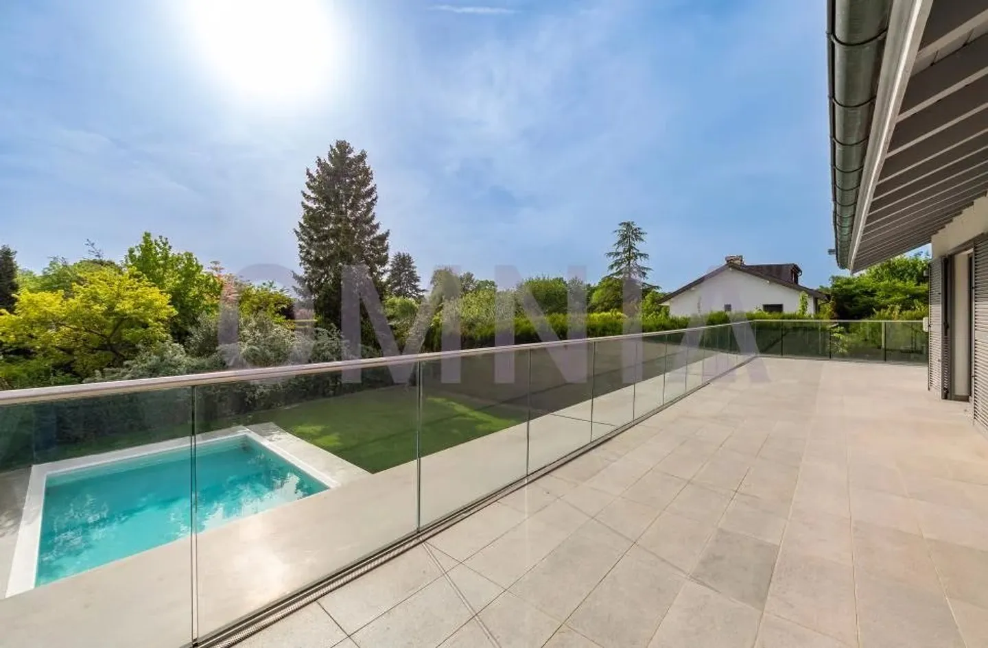 Villa with 10 rooms - Photo 1 of 7