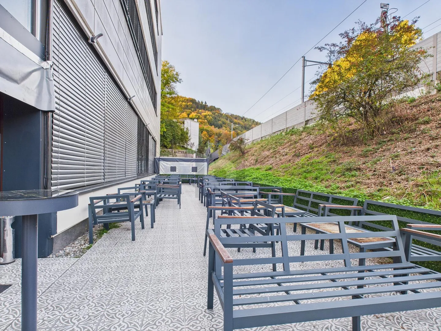 Edificio ad uso misto in affitto - Foto 2 di 5