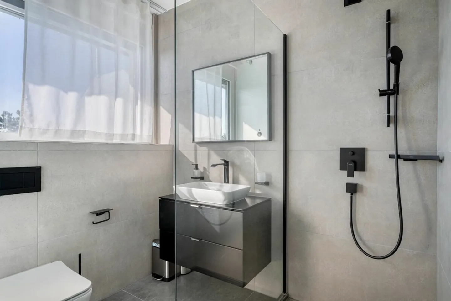 Grosszügige Maisonette-Wohnung mit mehreren Terrassen! - Foto 8 von 10