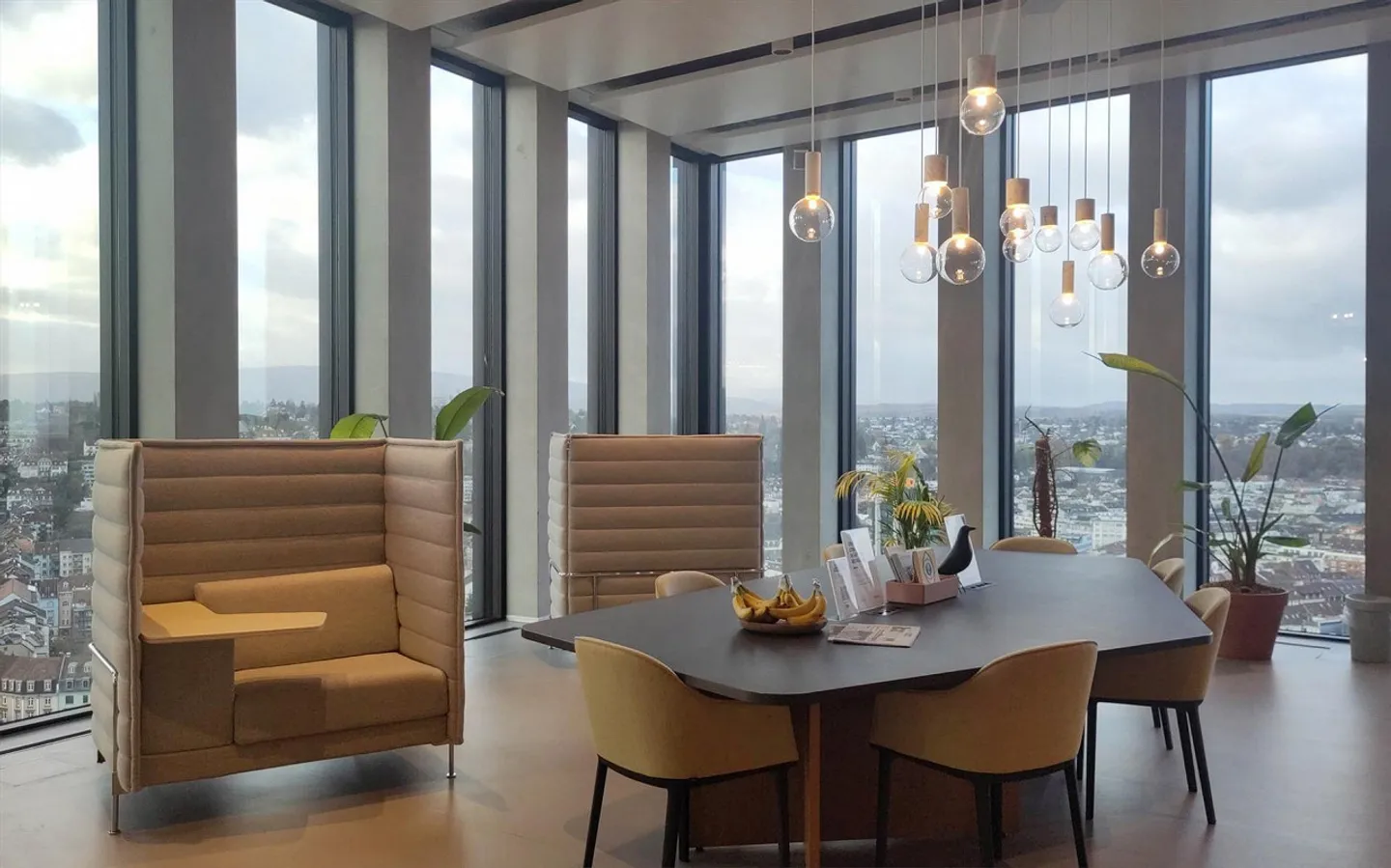 Adhésions pour des espaces de travail flexibles dans le Spaces Grosspeter Tower - Photo 9 sur 18