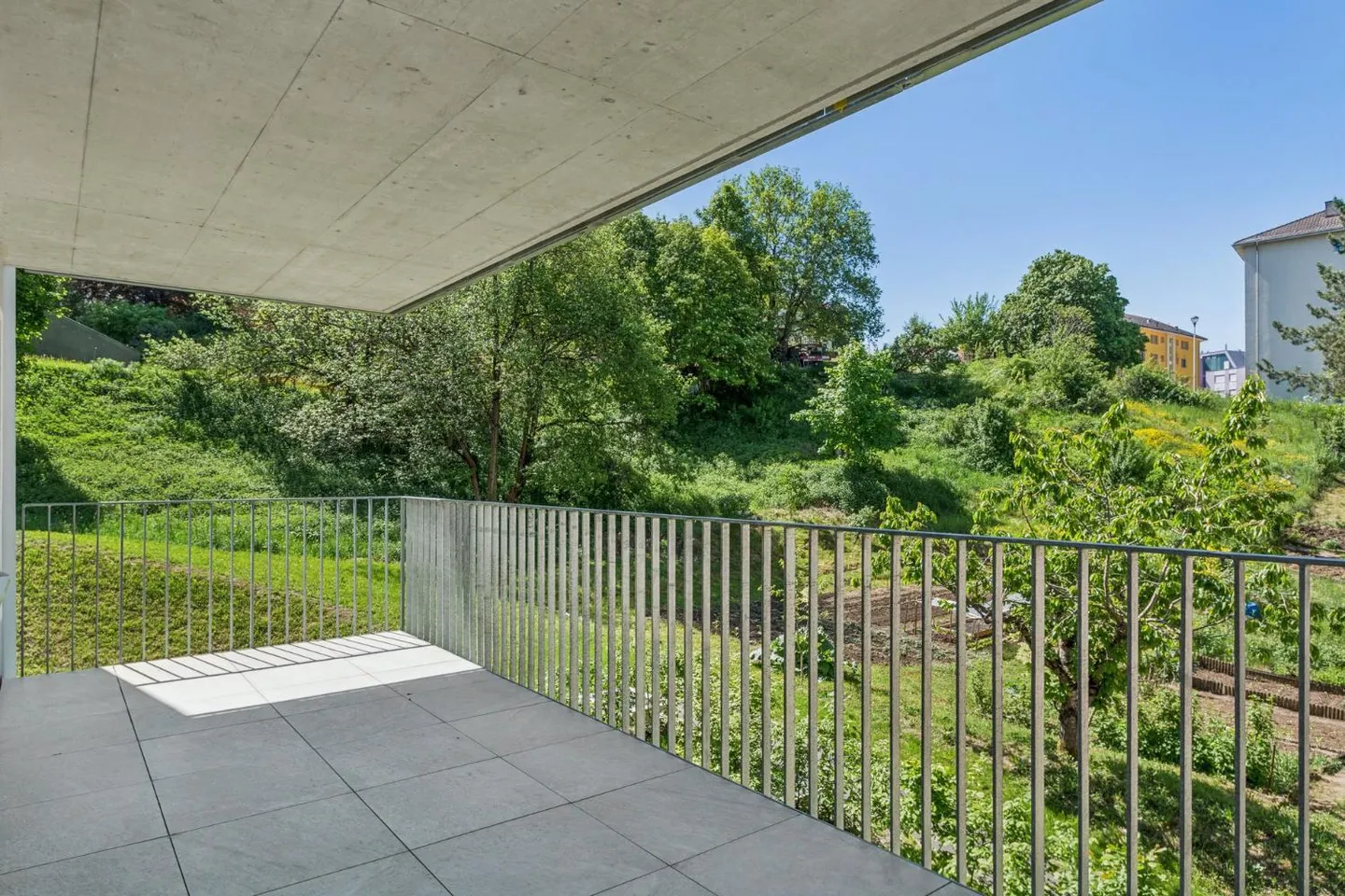 Appartement spacieux avec balcon - Photo 2 sur 6