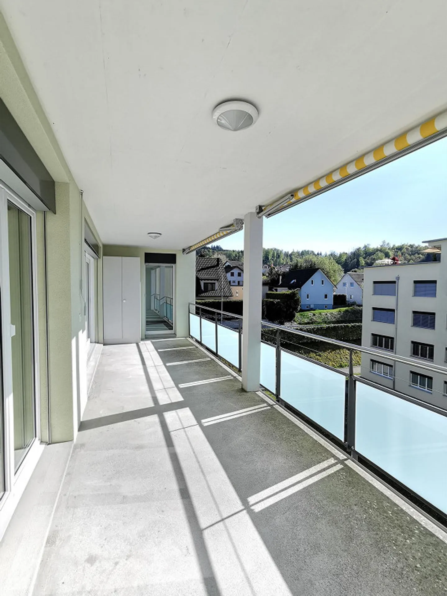 Attractive appartement en copropriété de 4,5 pièces - Photo 3 sur 12