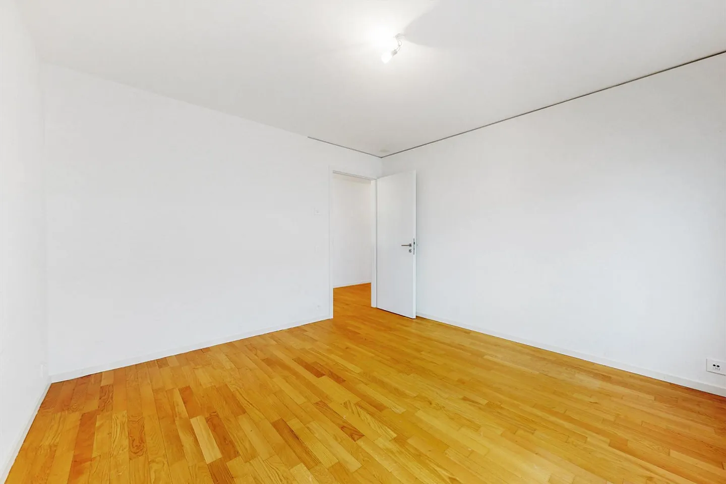 Schöne Wohnung - Viertel von Sallaz - Foto 4 von 9