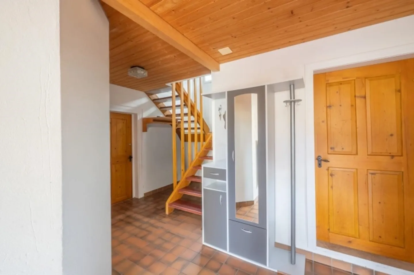 2-family house - ideal as a multi-generational home and for DIY enthusiasts! - Photo 3 of 7