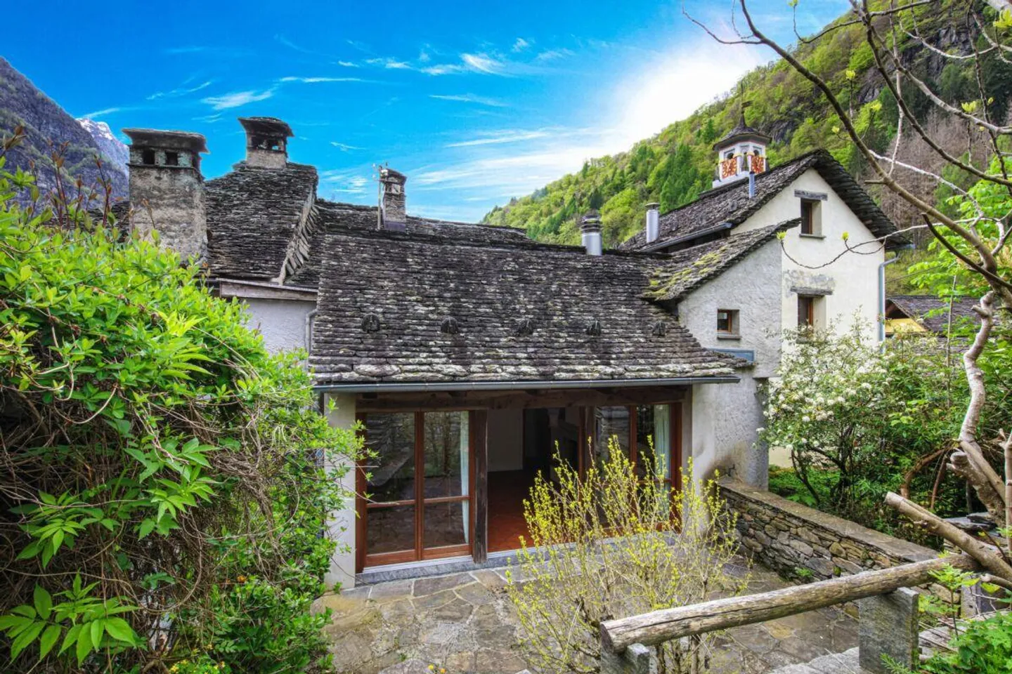 PRATO SORNICO - Charmante maison tessinoise avec vue sur la montagne - Photo 2 sur 17