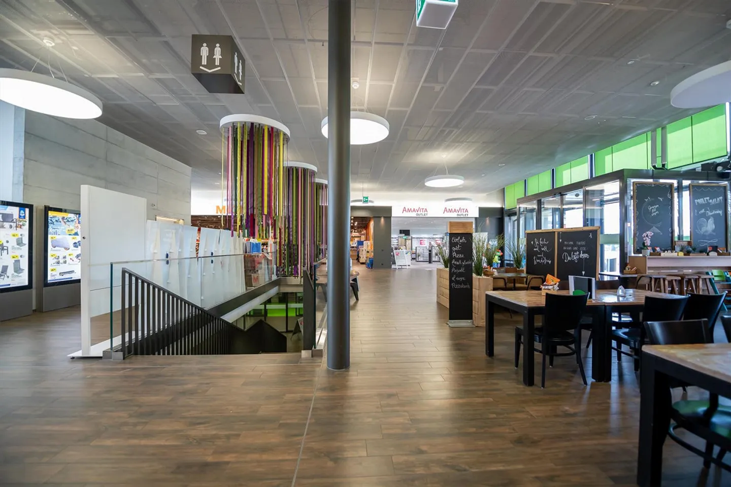 Spazio bistrò attraente con area esterna - Foto 2 di 6