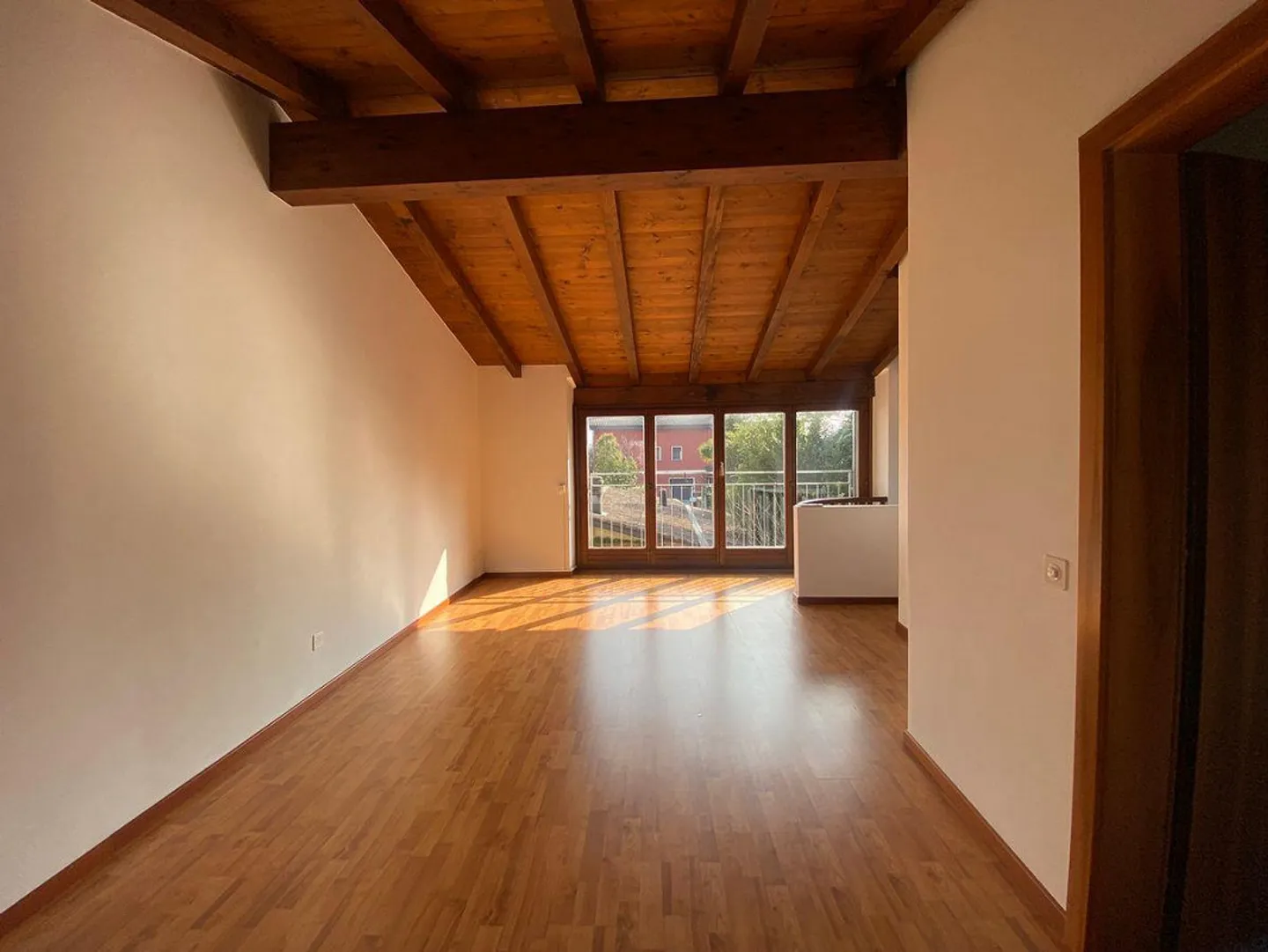 Gravesano - Cozy Single-Family House with Garden and Fireplace - Photo 8 of 10