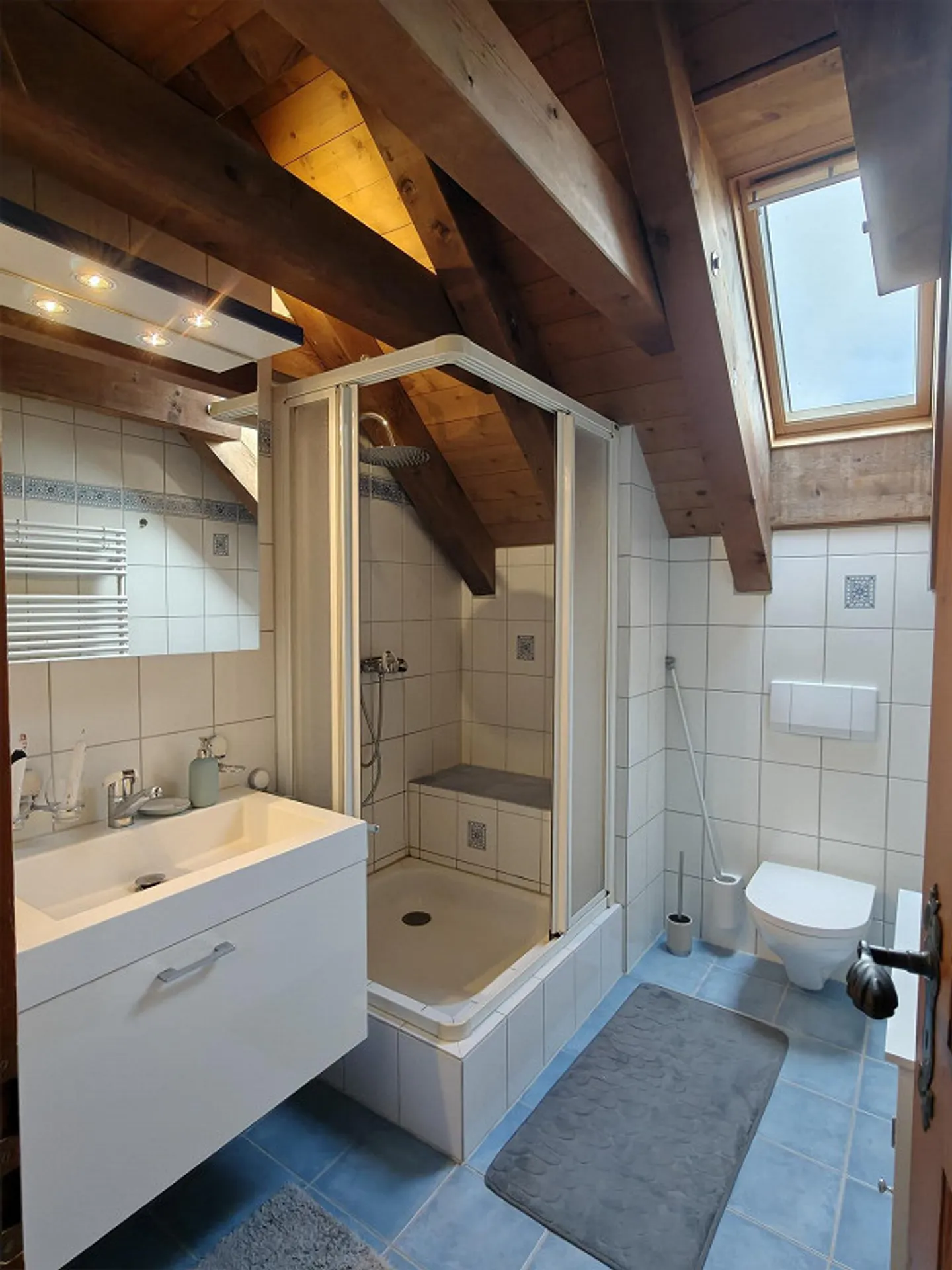 Charmante et calme appartement sous les combles près de la ville - Photo 8 sur 15