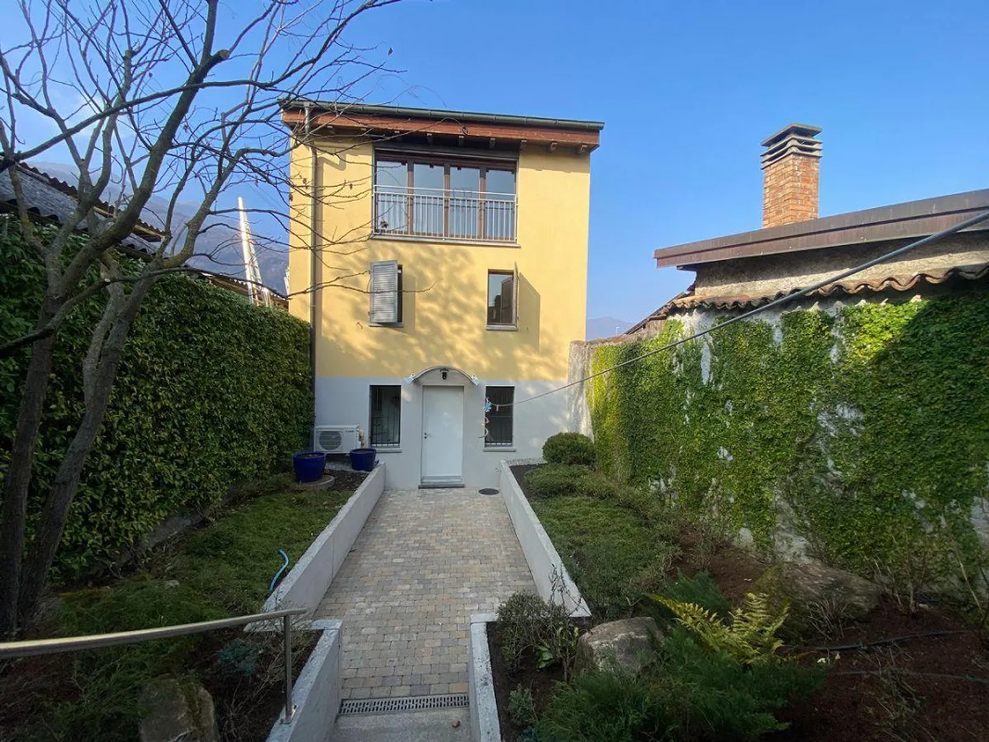 Gravesano - Cozy Single-Family House with Garden and Fireplace - Photo 10 of 10