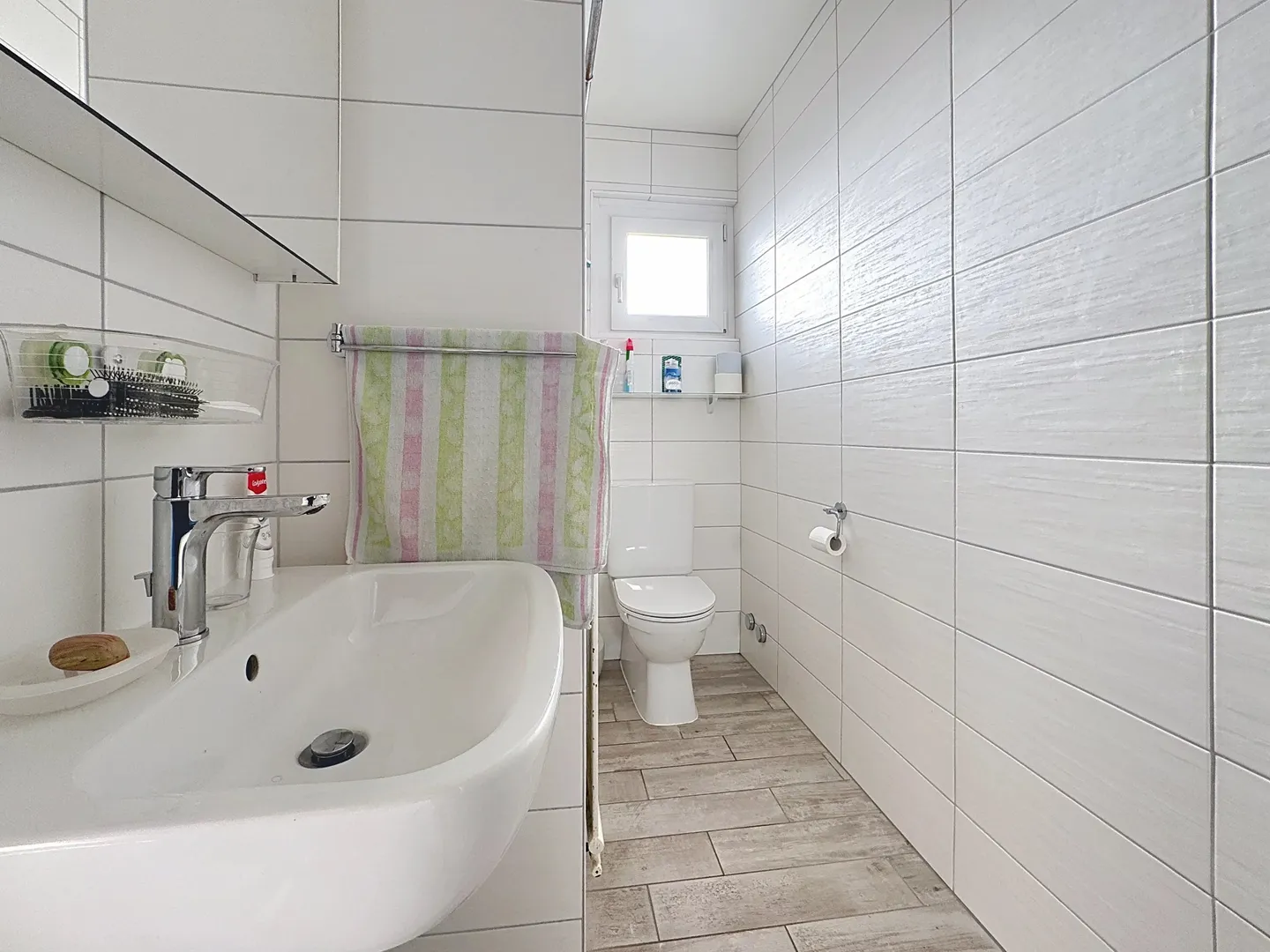 Studio rénové avec parking - Photo 5 sur 7