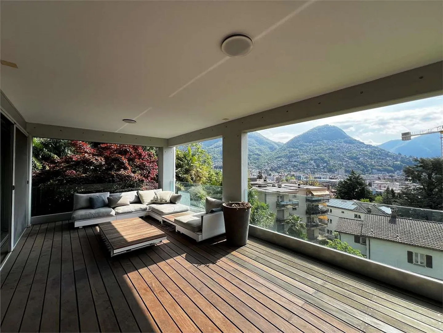 Ref. 2687 Lugano spacious 5.5-room apartment with terraces and lake view - Photo 2 of 13