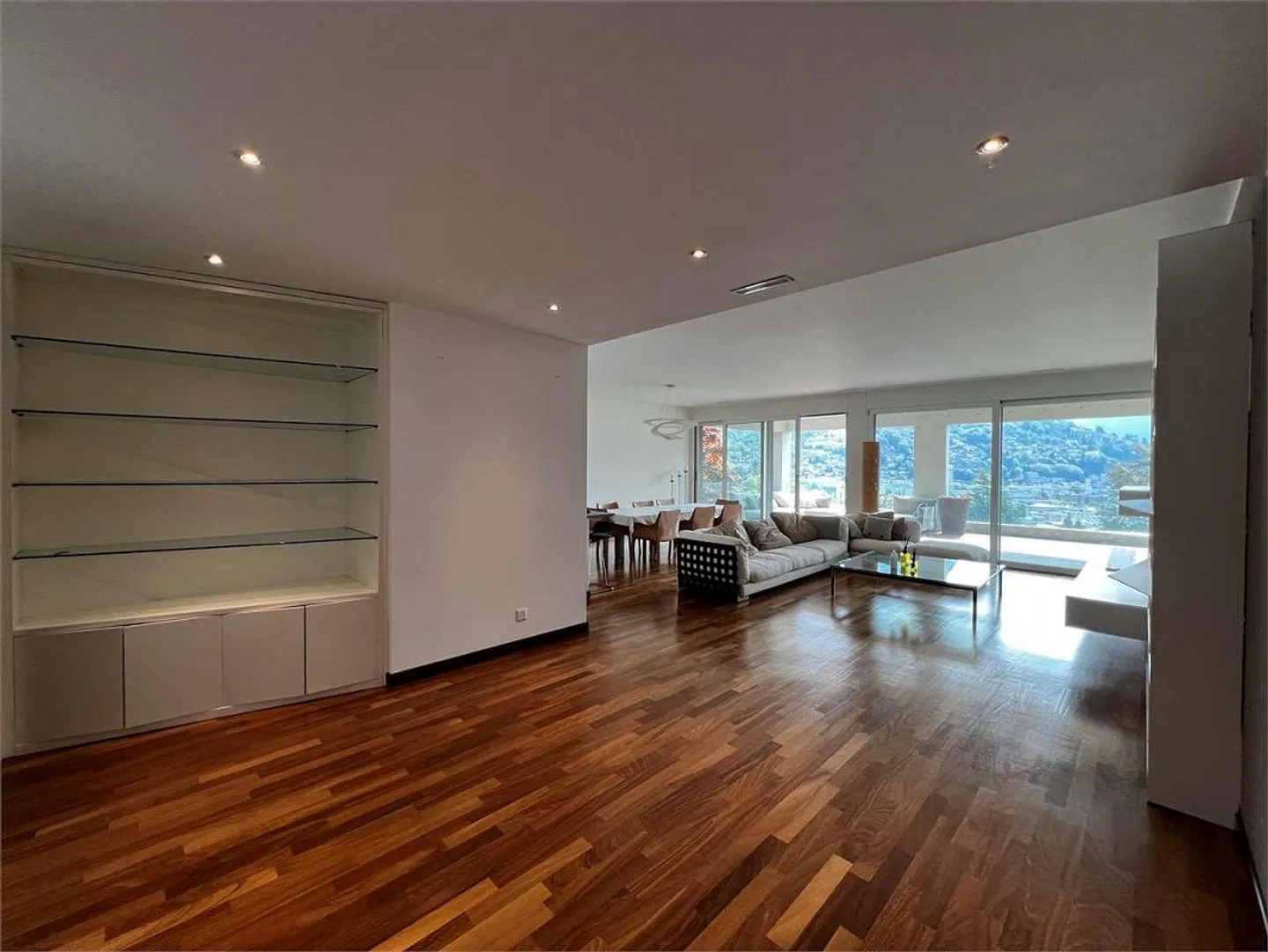 Ref. 2687 Lugano spacious 5.5-room apartment with terraces and lake view - Photo 3 of 13