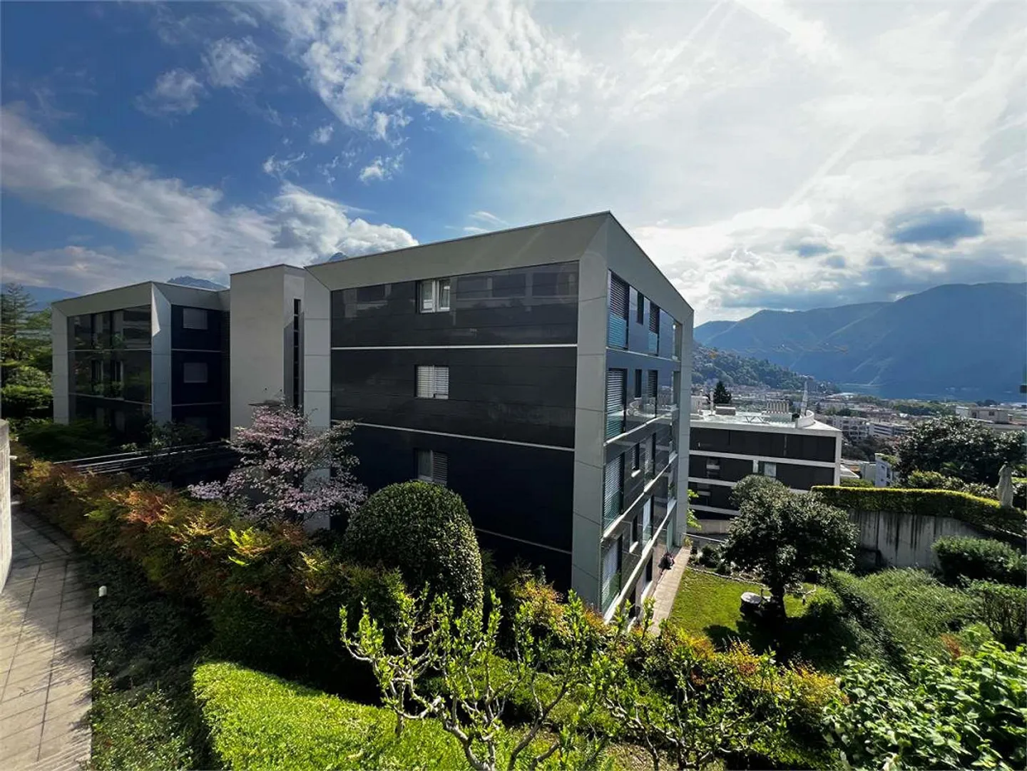 Ref. 2687 Lugano spacious 5.5-room apartment with terraces and lake view - Photo 1 of 13