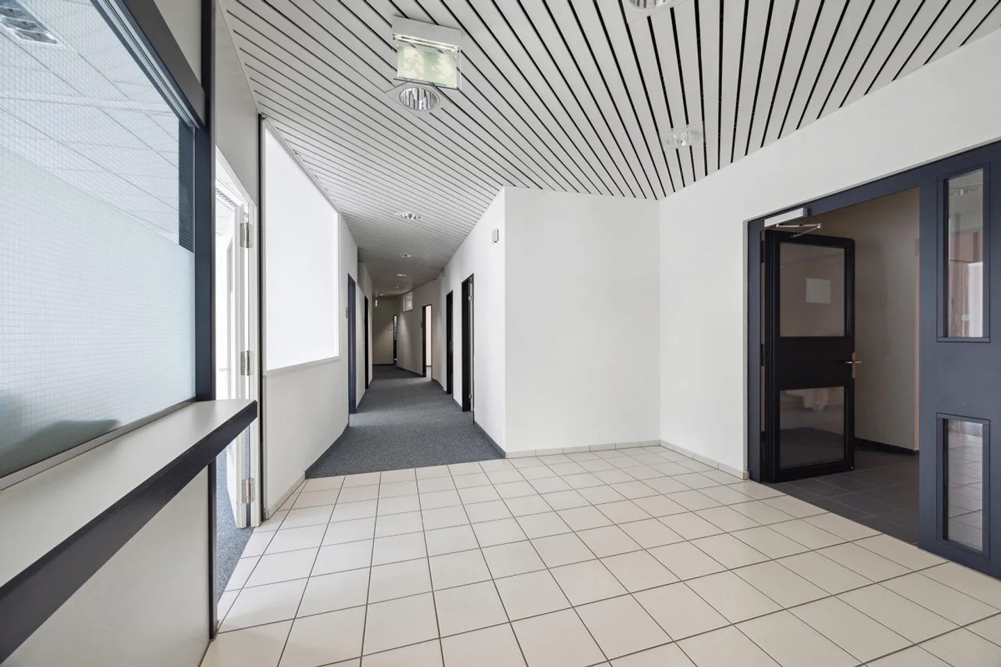 Emménager, commencer, se sentir bien - bureaux individuels entièrement équipés à ... - Photo 4 sur 6