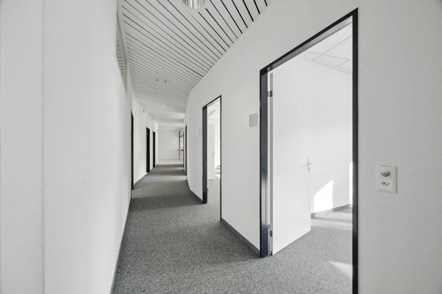 Emménager, commencer, se sentir bien - bureaux individuels entièrement équipés à ... - Photo 5 sur 6