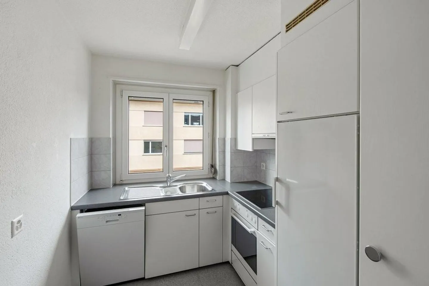 Your new home in Wettingen! - Photo 3 of 8