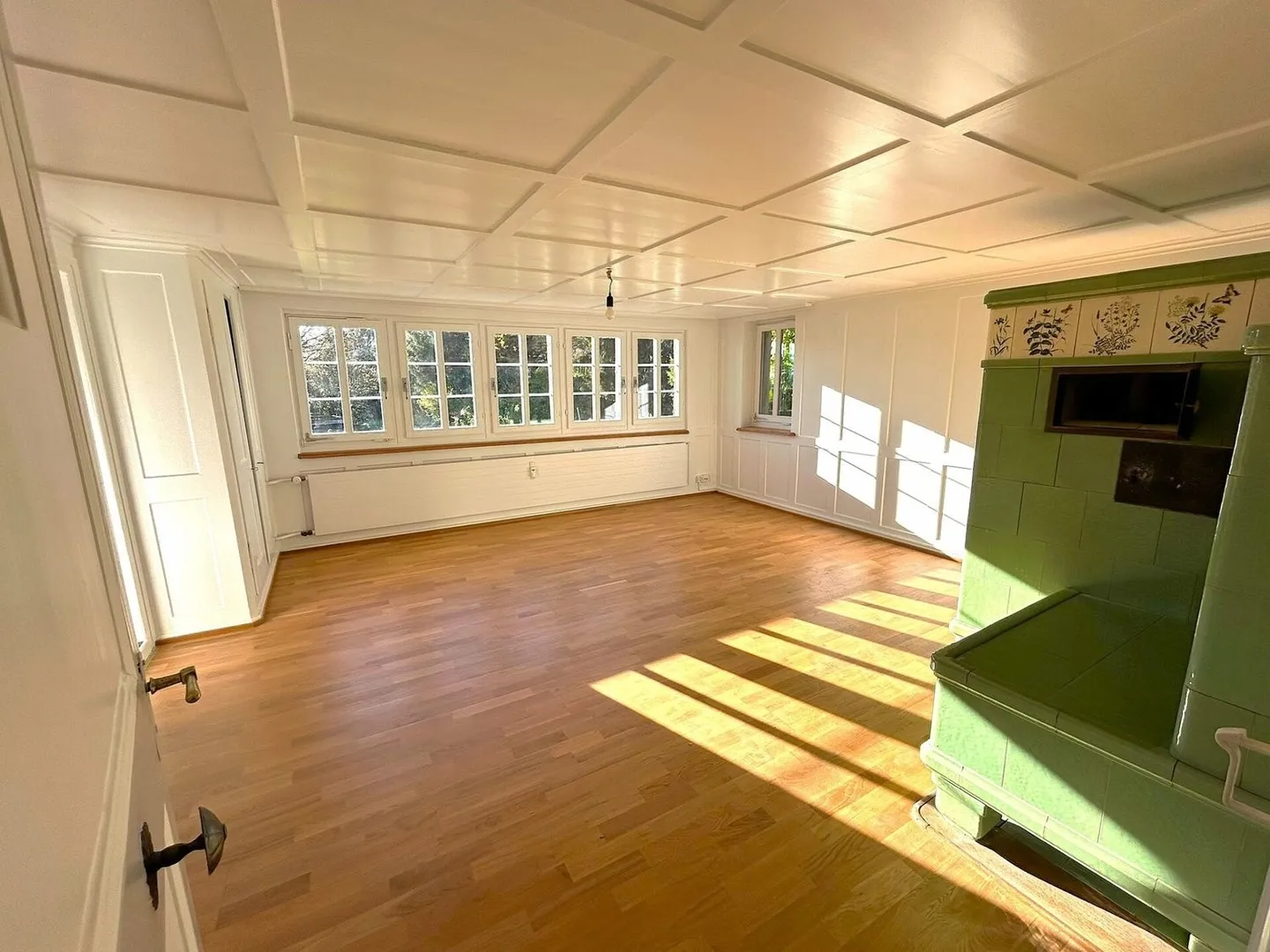 4-Room Bijou by Lake Zurich with Garden - Photo 1 of 12