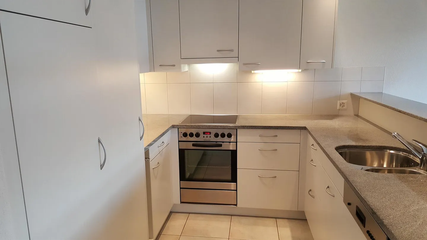 Maisonette luminosa di 4,5 stanze con galleria e balcone in posizione tranquilla - Foto 3 di 9
