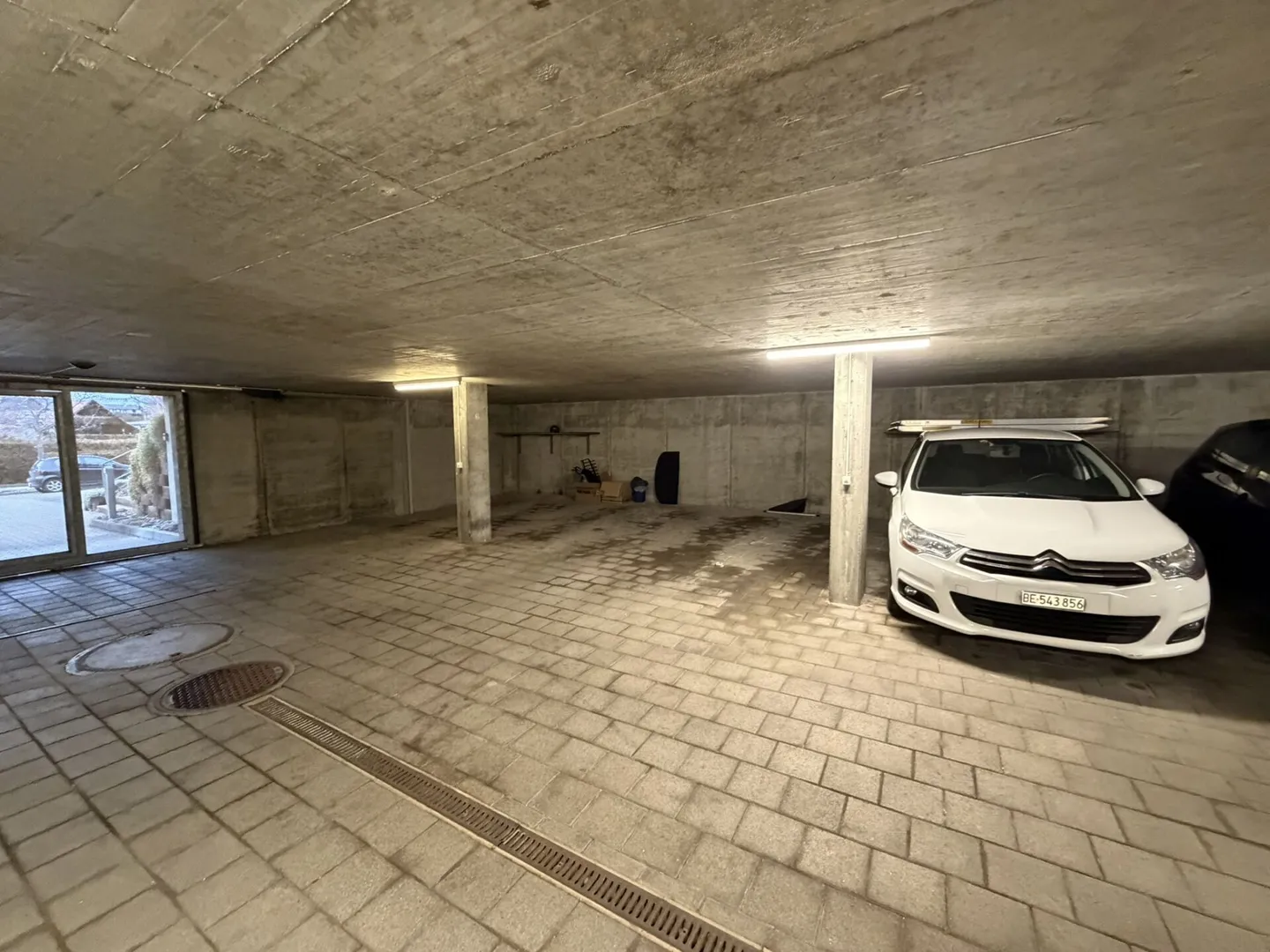 Posti auto e parcheggio esterno - Foto 6 di 11