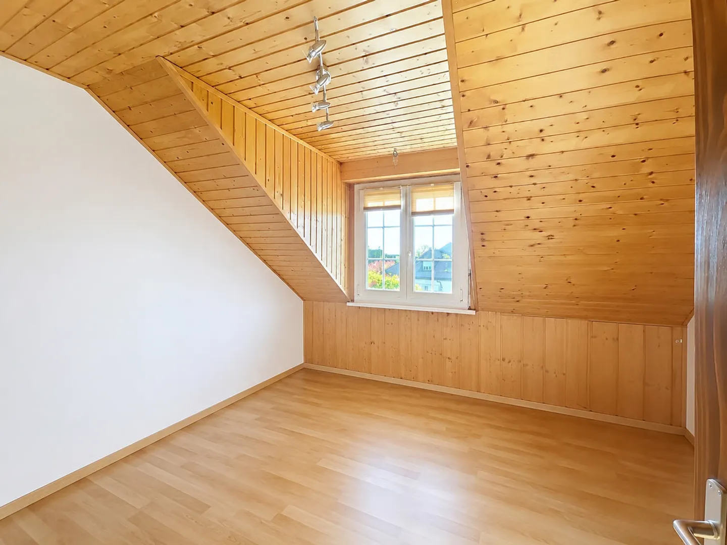 PROPRIETE D'EXCEPTION-BELLE PARCELLE-1'751m²-A SAISIR - Photo 9 sur 13