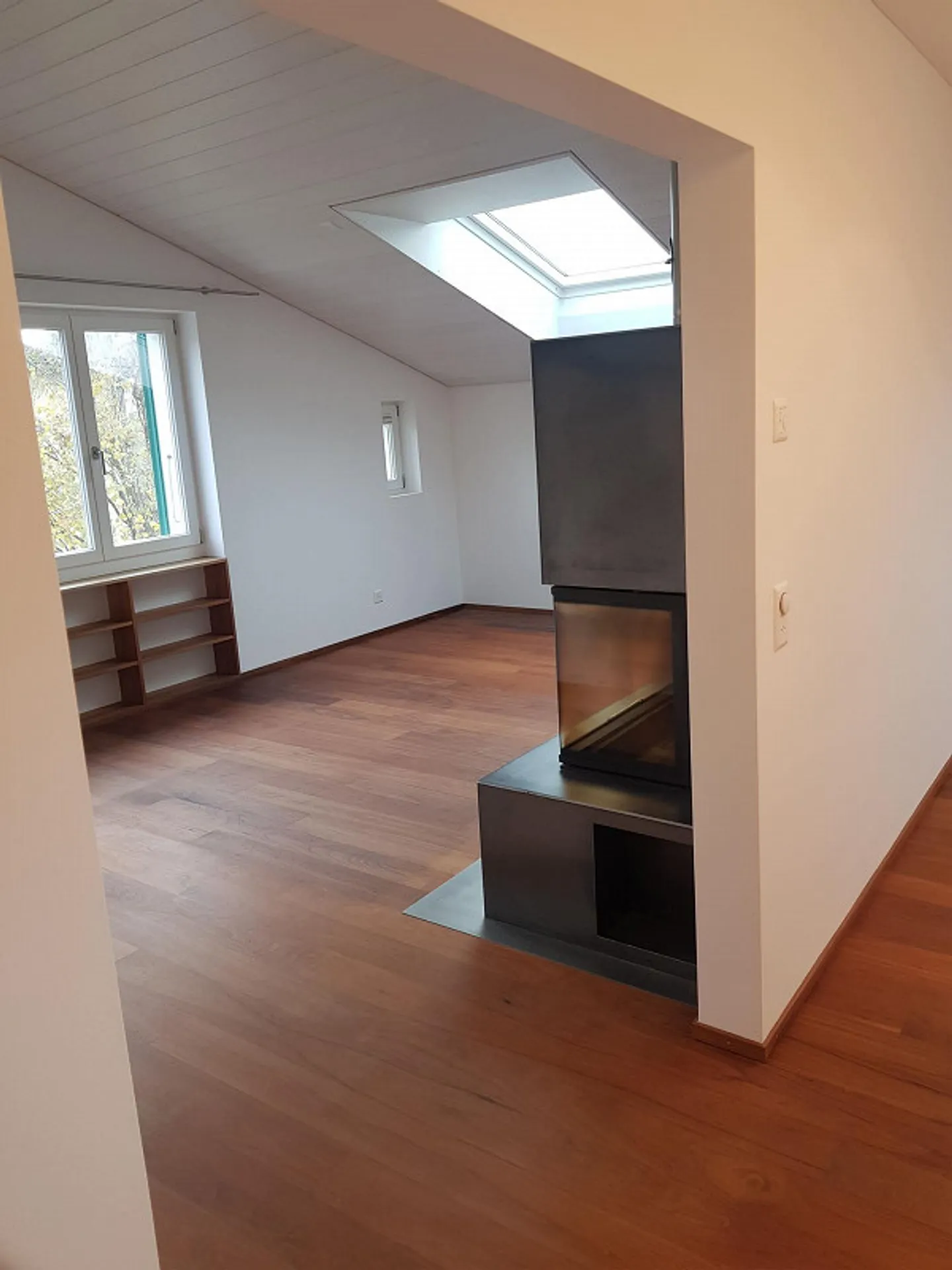 Spacious 2.5-room apartment with balcony in the popular Linden district - Photo 4 of 13
