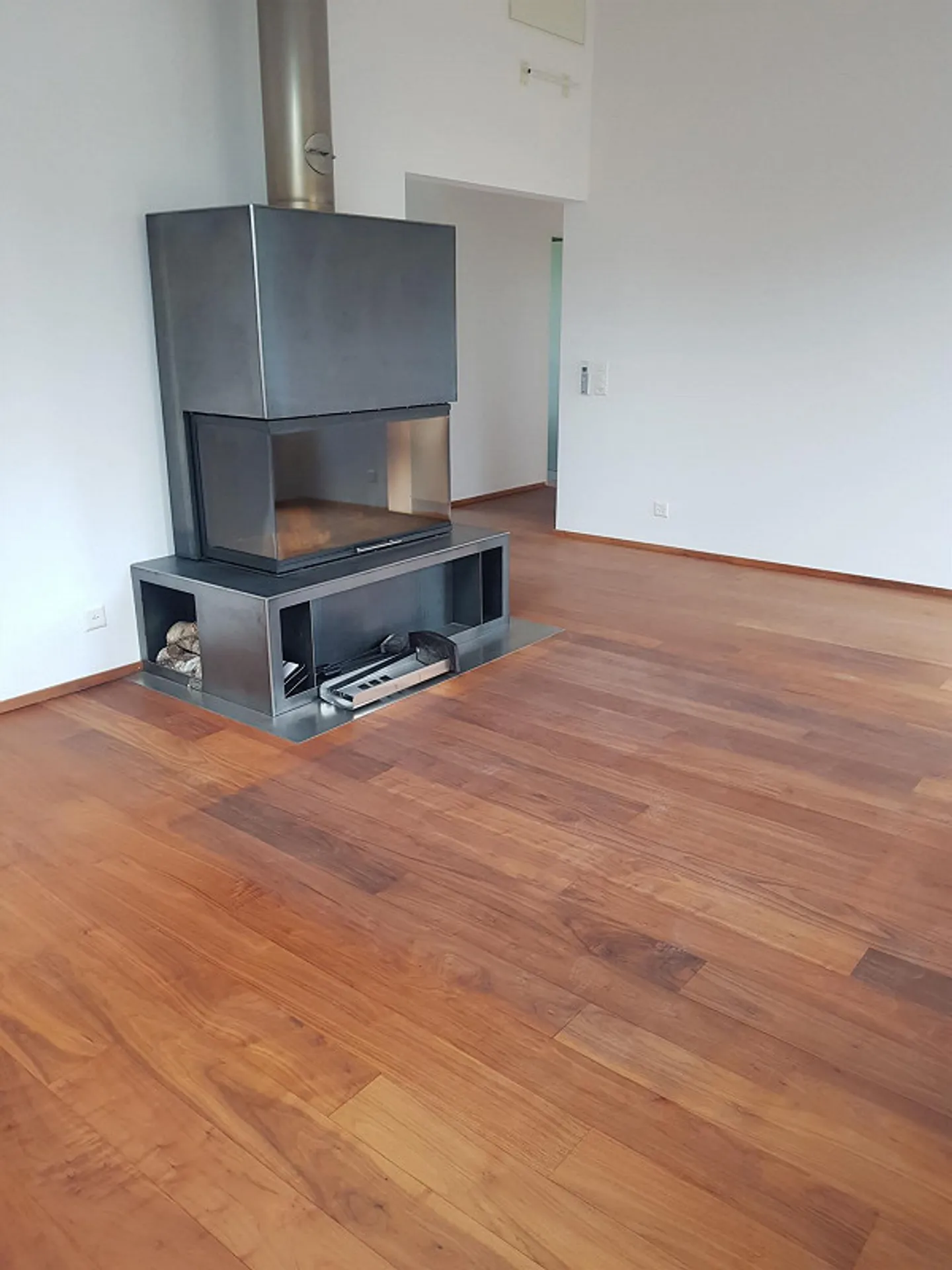 Spacious 2.5-room apartment with balcony in the popular Linden district - Photo 8 of 13