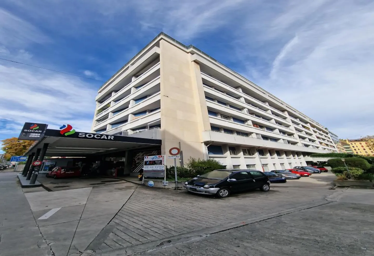 Edificio vicino a un'arteria principale e a tutti i servizi - Foto 1 di 1