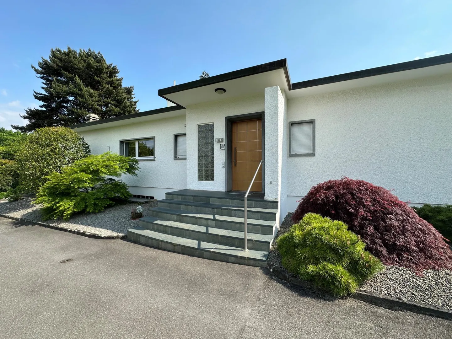 Einfamilienhaus mieten - Foto 1 von 10