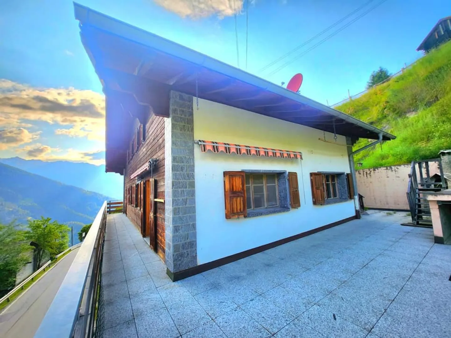 House with great renovation potential and panoramic view in Trogne (St-Martin) - Photo 3 of 13