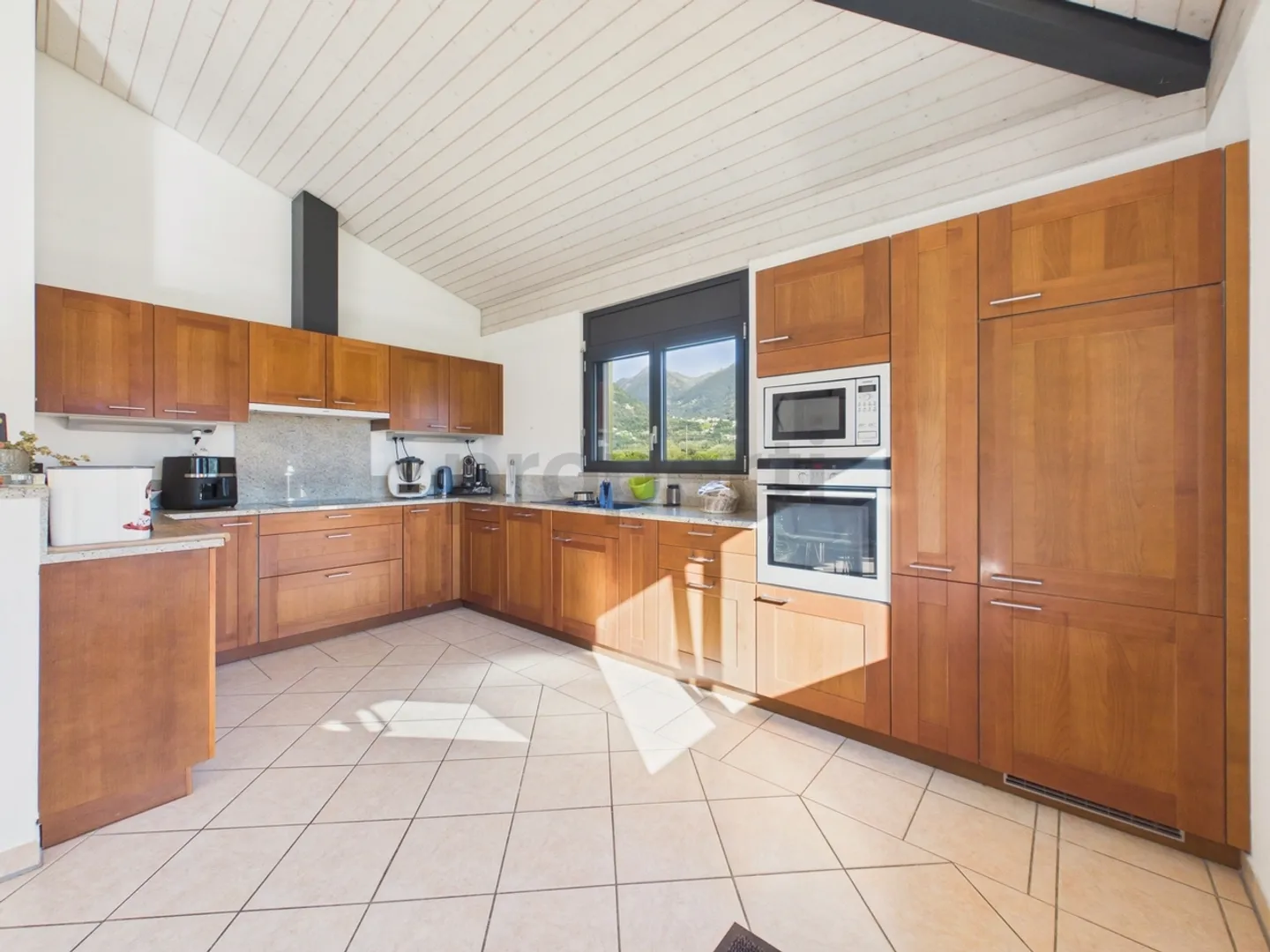 Residential building for sale - Photo 4 of 13