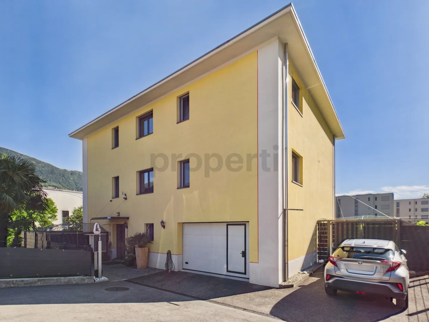 Residential building for sale - Photo 1 of 13