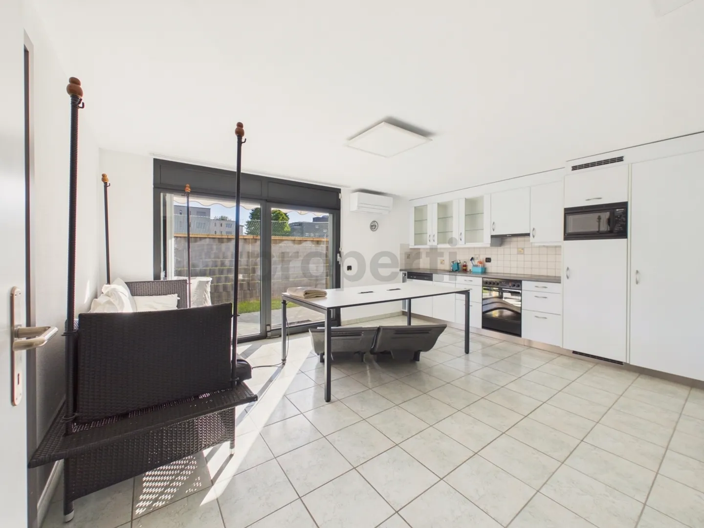 Residential building for sale - Photo 6 of 13
