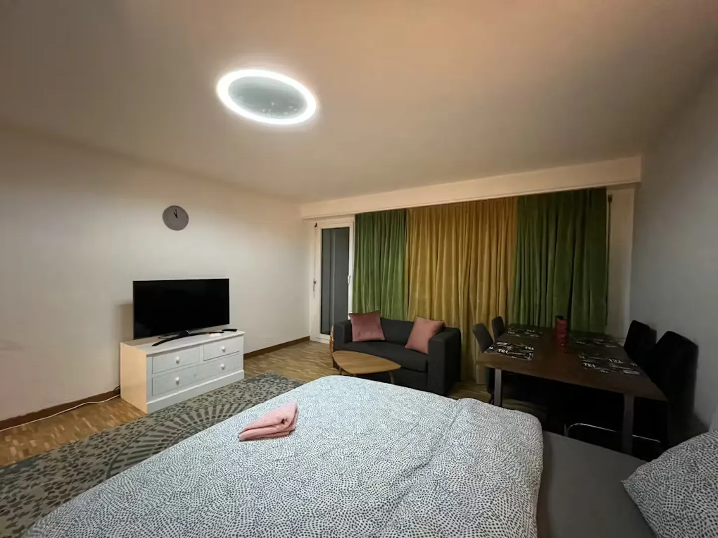 Charming Chalet in Dübendorf - Photo 2 of 10