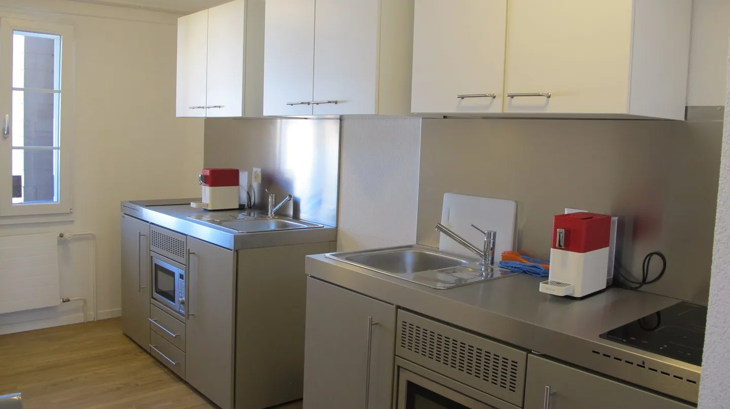 Camera condivisa completamente attrezzata e arredata con TV / Internet - Foto 3 di 5