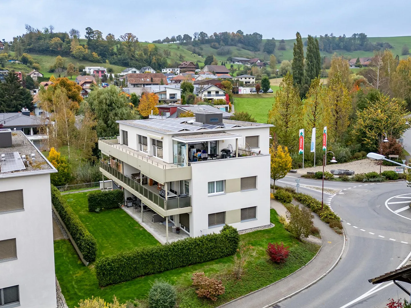 Bel appartement de 3.5 pièces avec jardin - Photo 2 sur 10