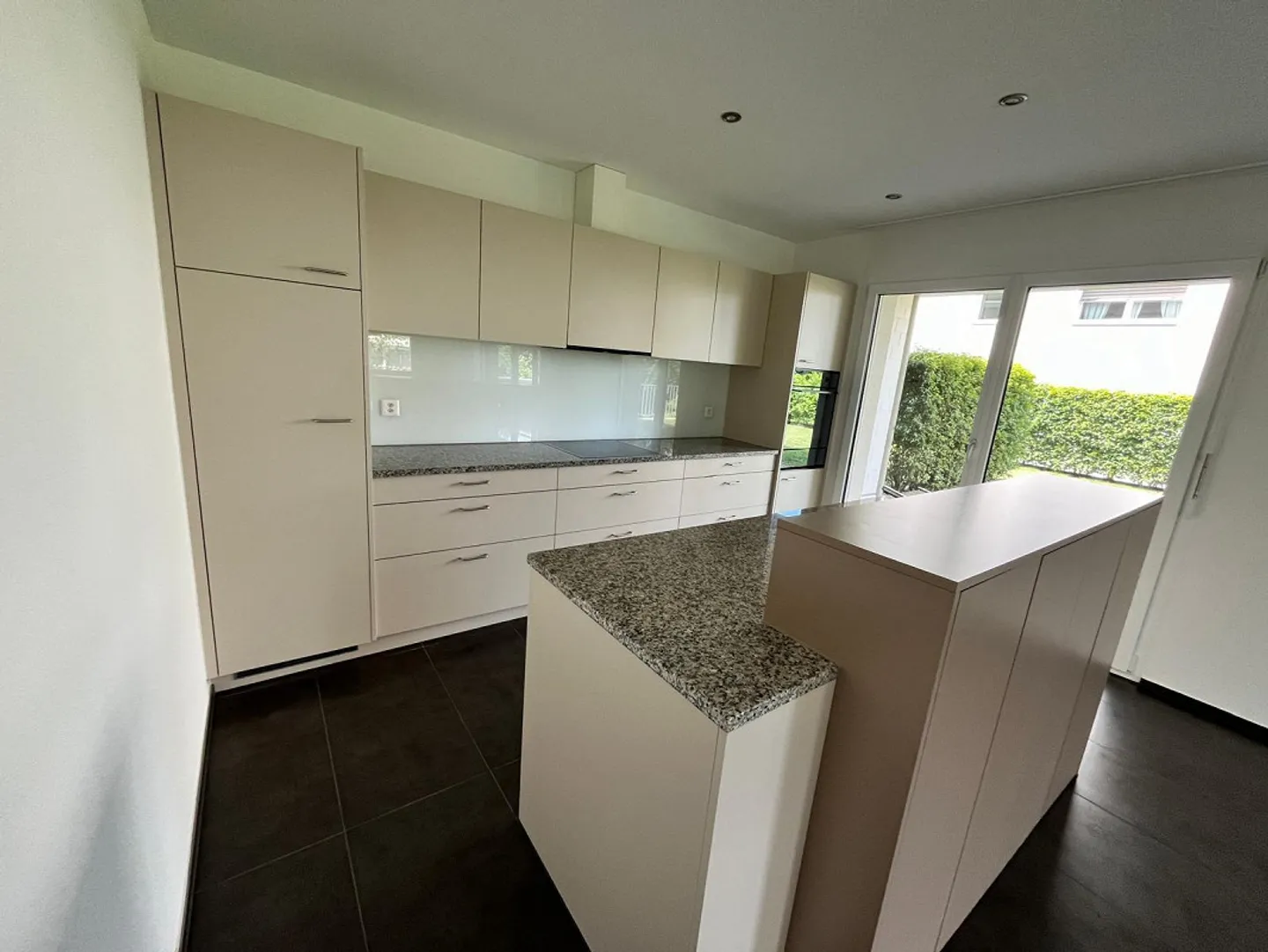 Bel appartement de 3.5 pièces avec jardin - Photo 3 sur 10