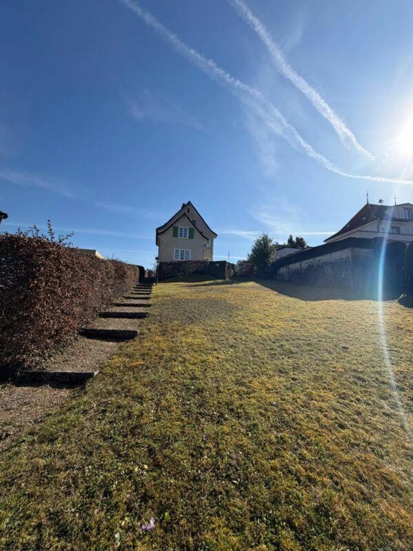 Terreno e casa residenziale - Proprietà con doppio potenziale - Foto 2 di 3