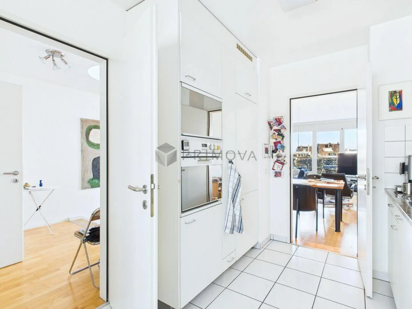 Opportunity for HIGH-QUALITY INVESTMENT IN A MAISONETTE apartment with large terrace and balcony, private cellar space, and own parking space in the underground garage - Photo 3 of 7