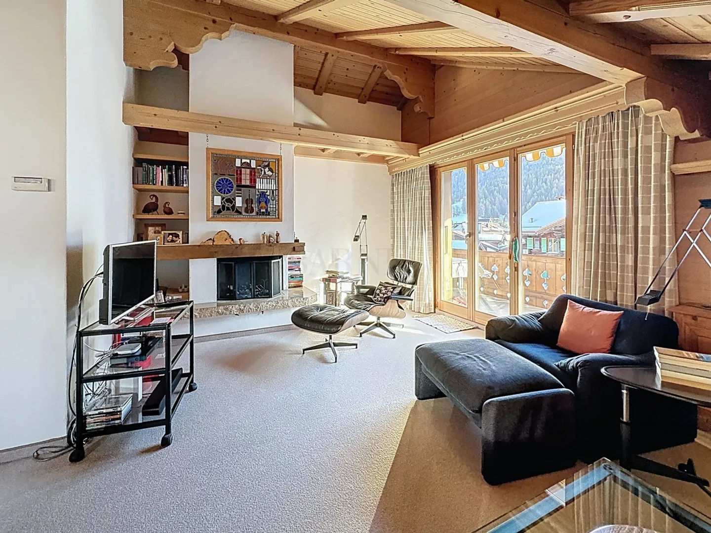 Charming Chalet Apartment - Photo 2 of 9