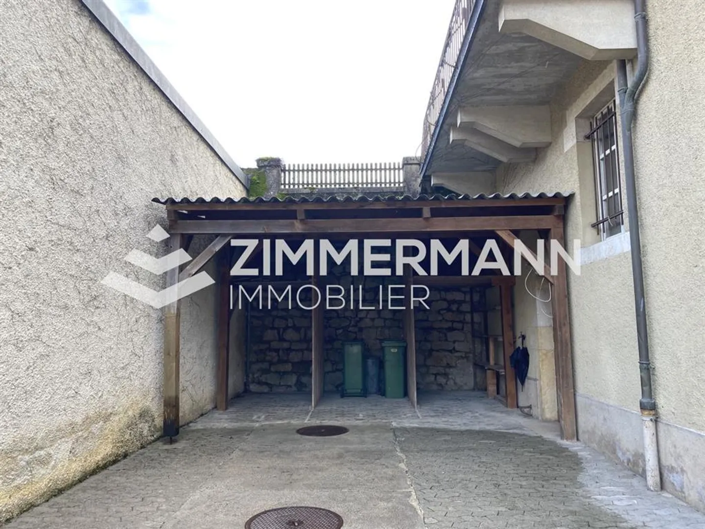 Place de parking - Photo 2 sur 2