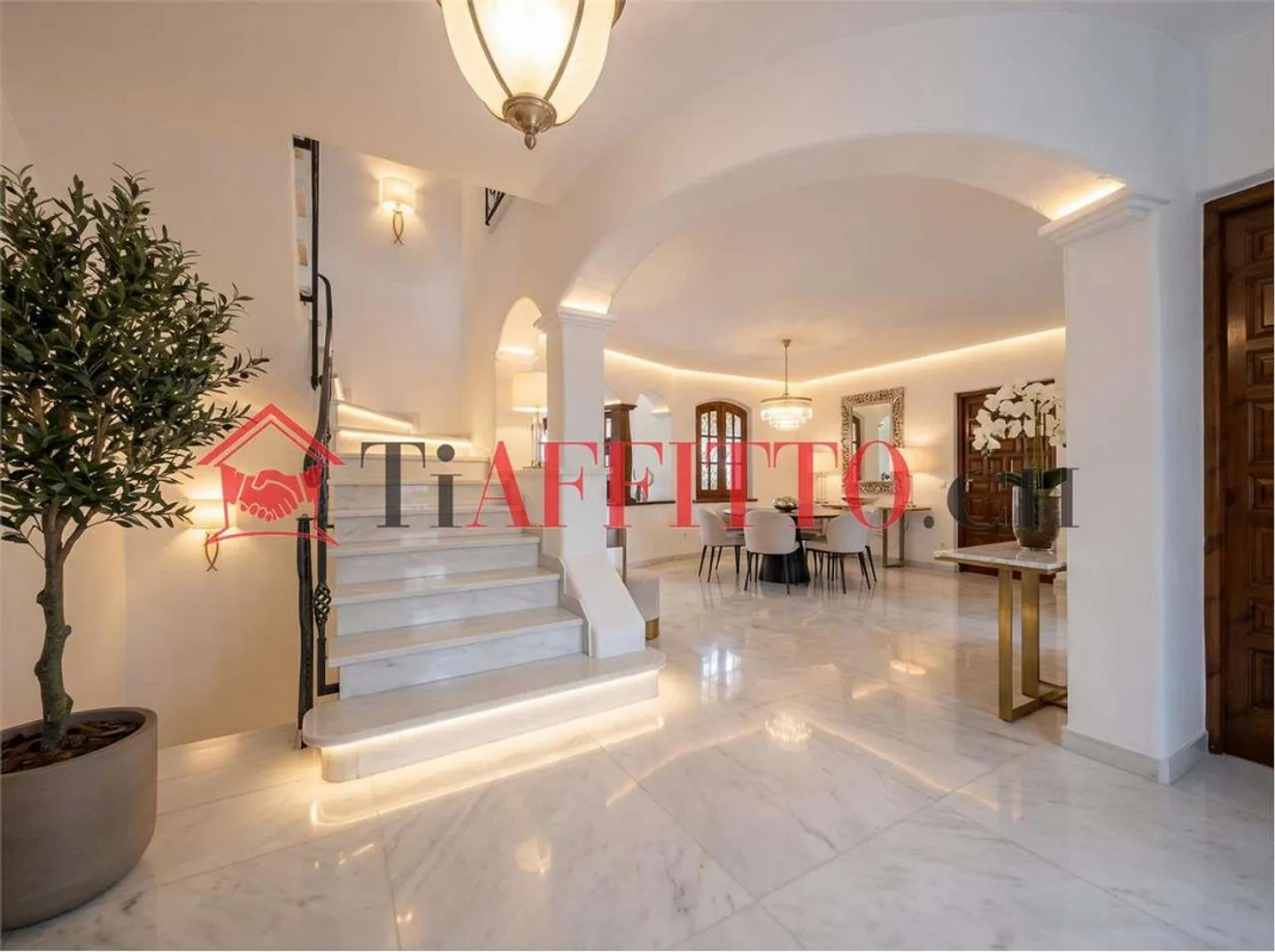 MASTODONTIC VILLA - Photo 4 of 13