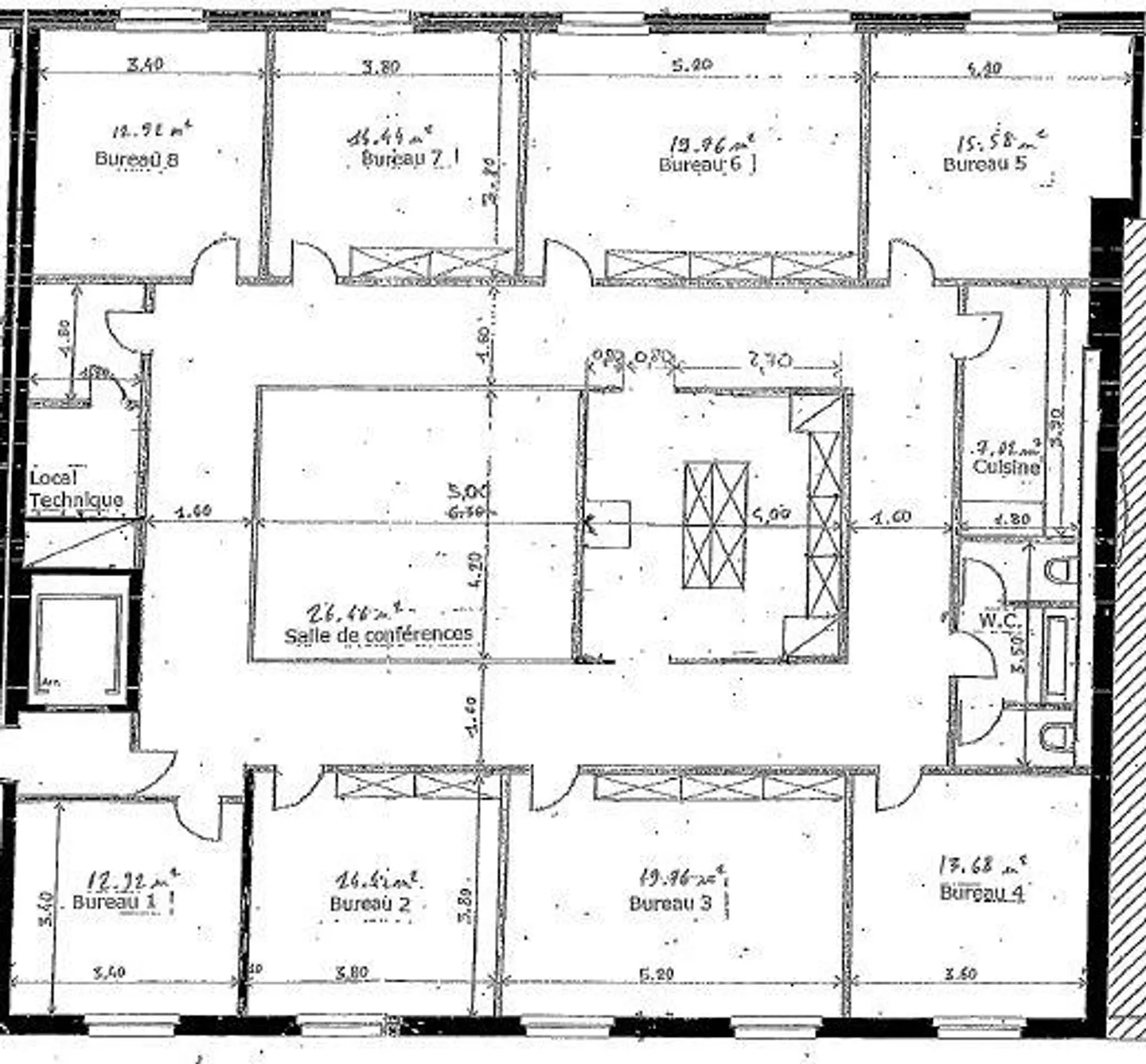 Posizione privilegiata per questa superficie di 244 m2 - Foto 4 di 11