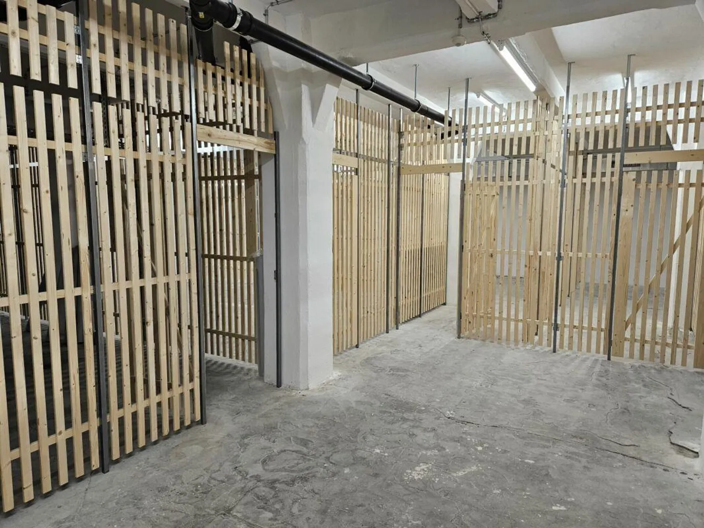 Storage spaces for rent, Flon district - Photo 1 of 1